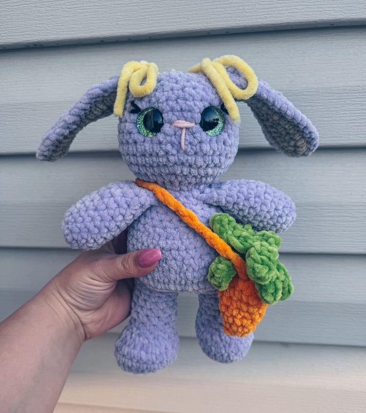 Bunny with Removable Carrot Purse